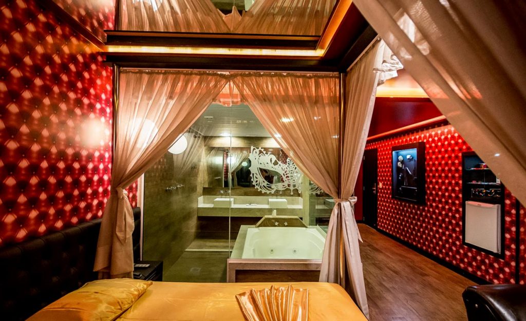 Conheça nossa suíte Cinquenta Formas de Amar Vitara Motel