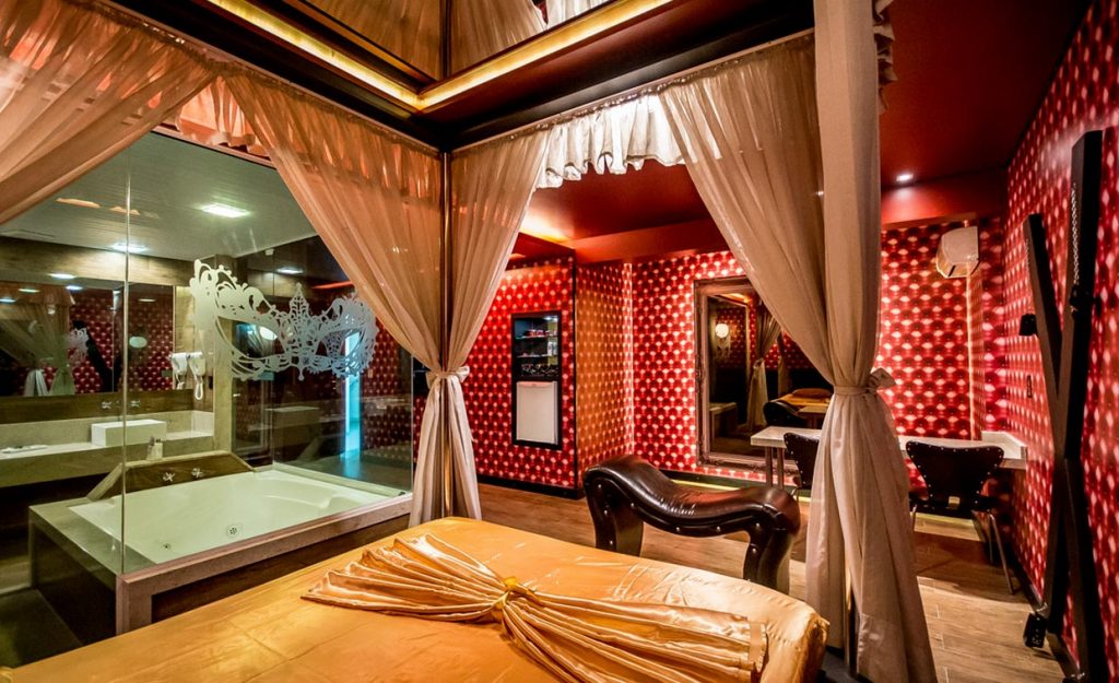 Conheça nossa suíte Cinquenta Formas de Amar Vitara Motel