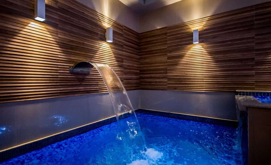 Conheça nossa suíte Acqua Premium Vitara Motel