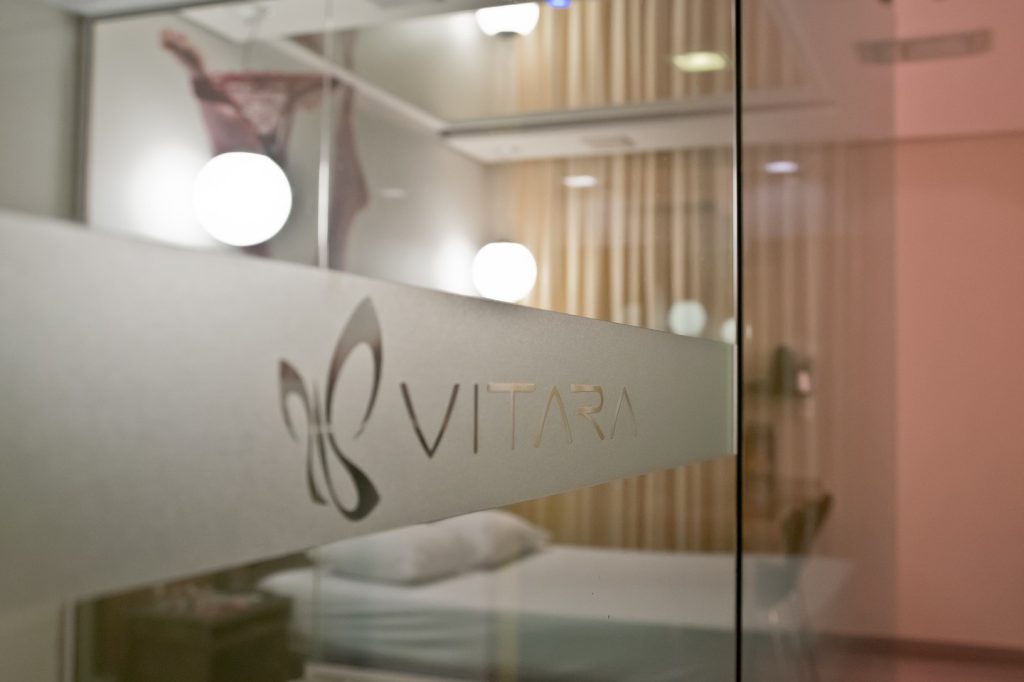 img-suite-hidro-com-garagem-luzes