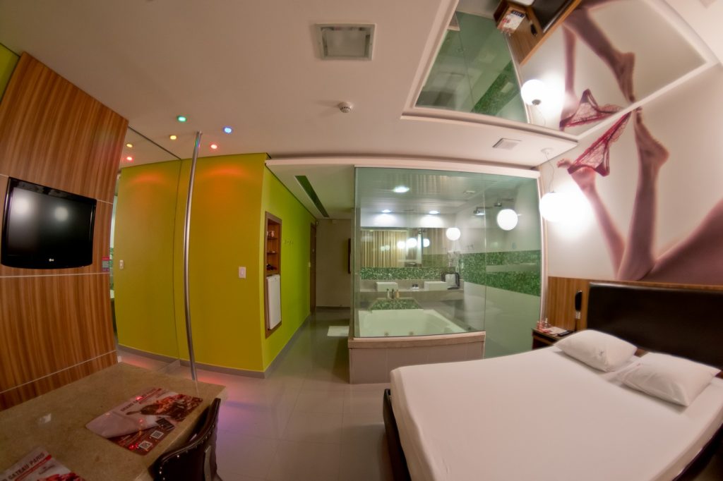 img-suite-hidro-com-garagem-tv